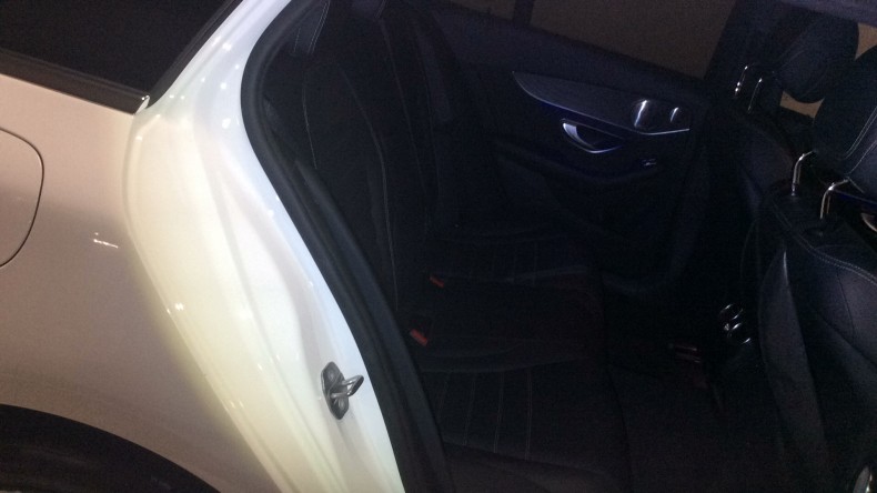 内装後方シート