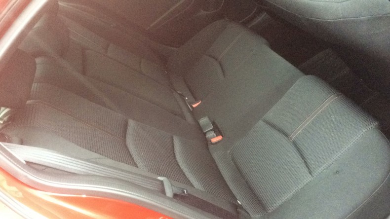 内装後方シート