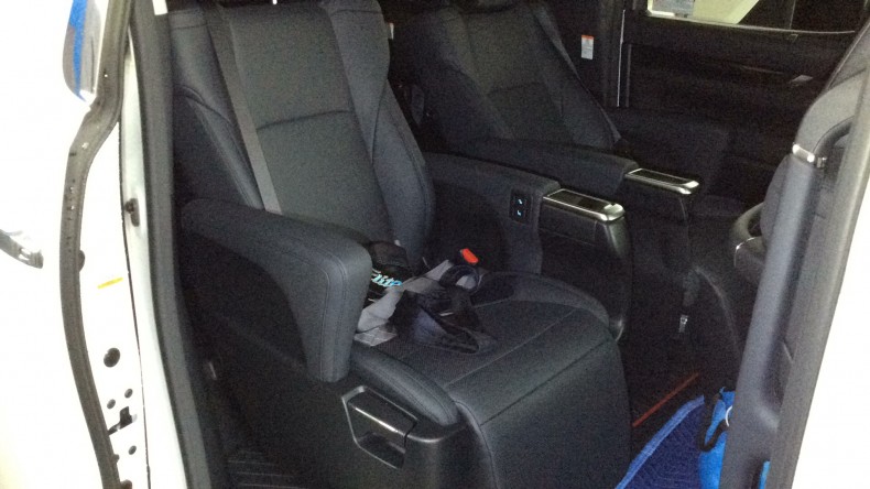 内装後方シート