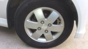 タイヤホイール前