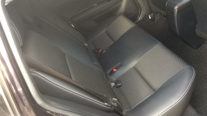 内装後方シート