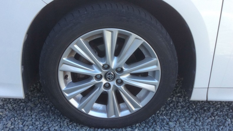 タイヤホイール前