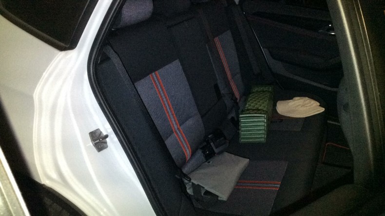 内装後方シート