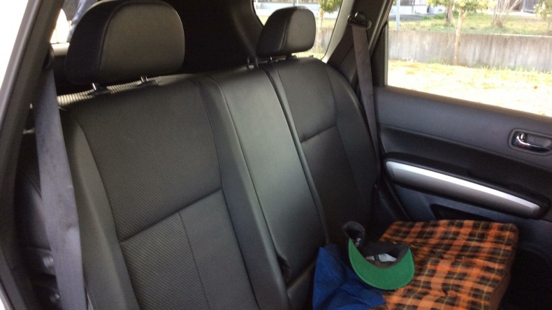 内装後方シート