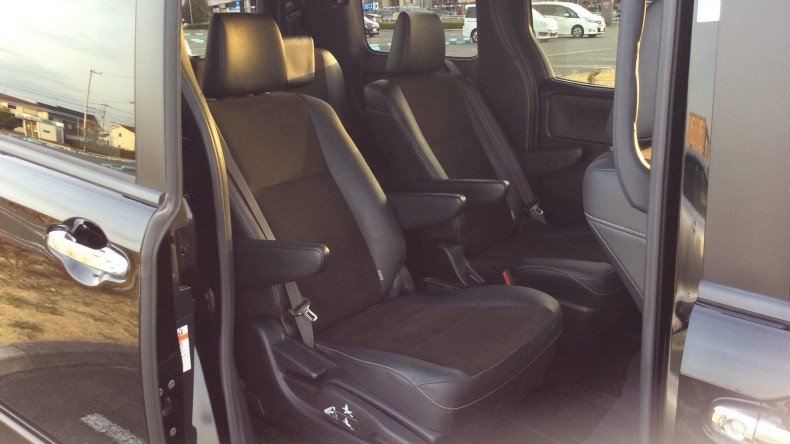 内装後方シート