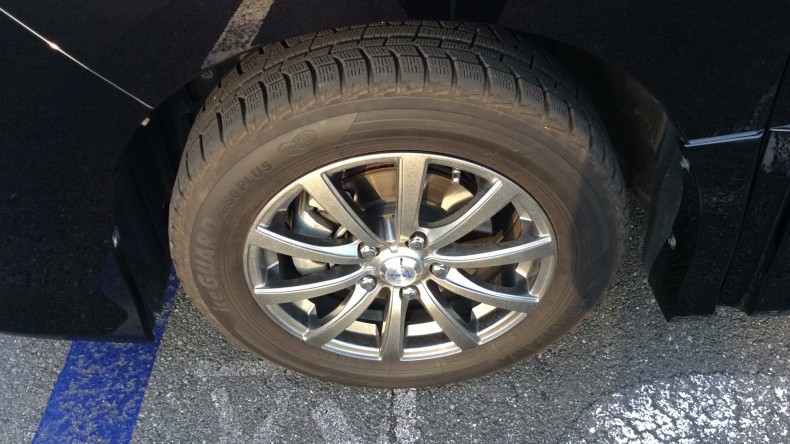 タイヤホイール前