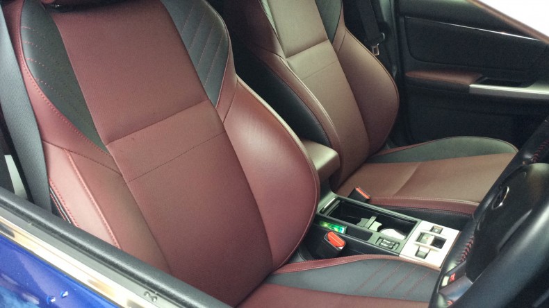 内装前方シート