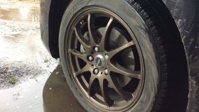 タイヤホイール前