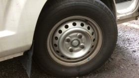 タイヤホイール前