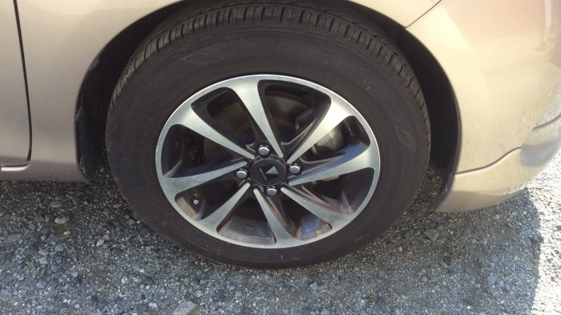 タイヤホイール前