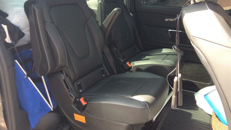 内装後方シート