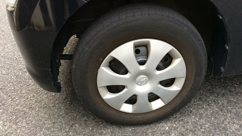 タイヤホイール前