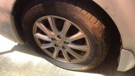 タイヤホイール前