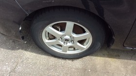 タイヤホイール前