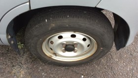 タイヤホイール前