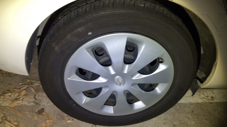 タイヤホイール前