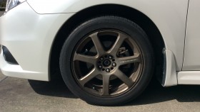 タイヤホイール前