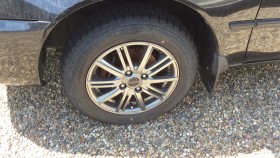 タイヤホイール前