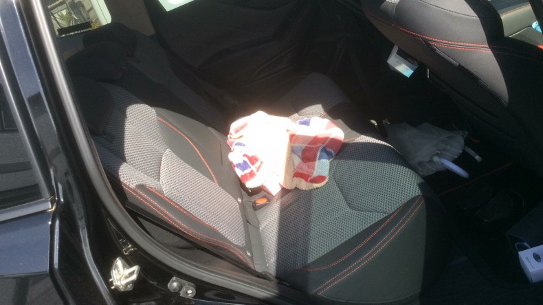 内装後方シート