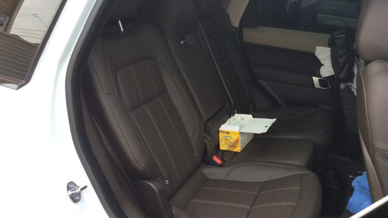 内装後方シート