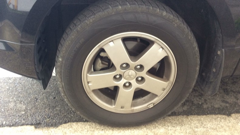 タイヤホイール前