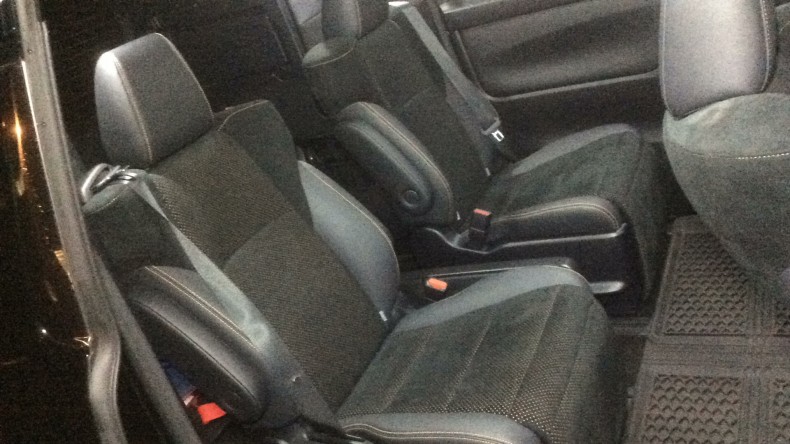 内装後方シート