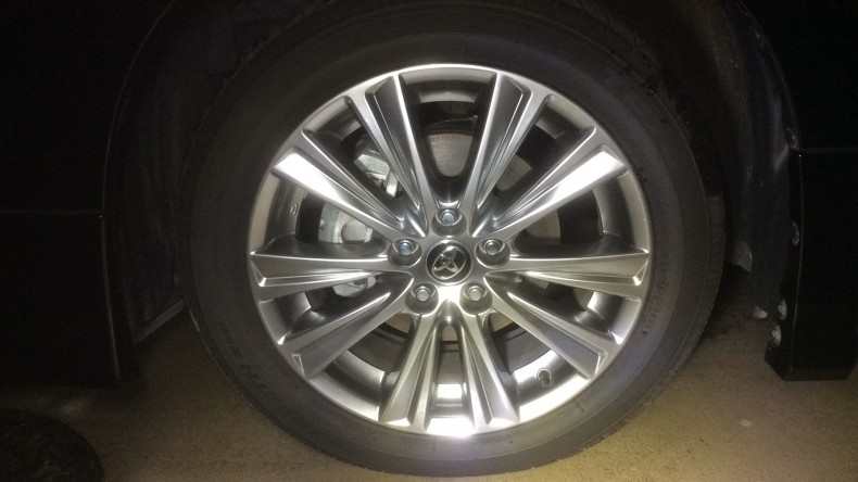 タイヤホイール前