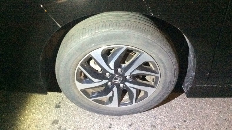 タイヤホイール前