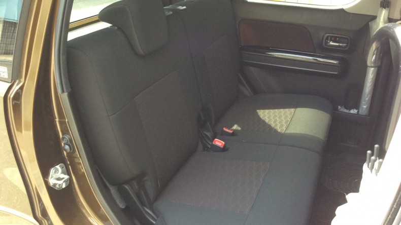 内装後方シート