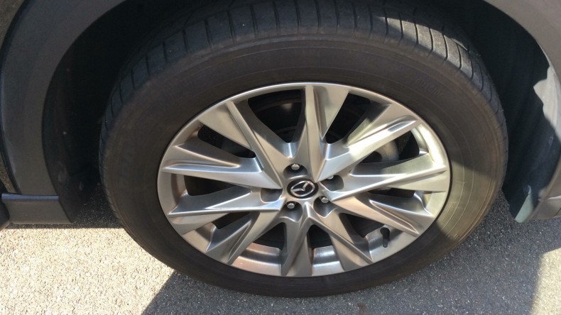 タイヤホイール前