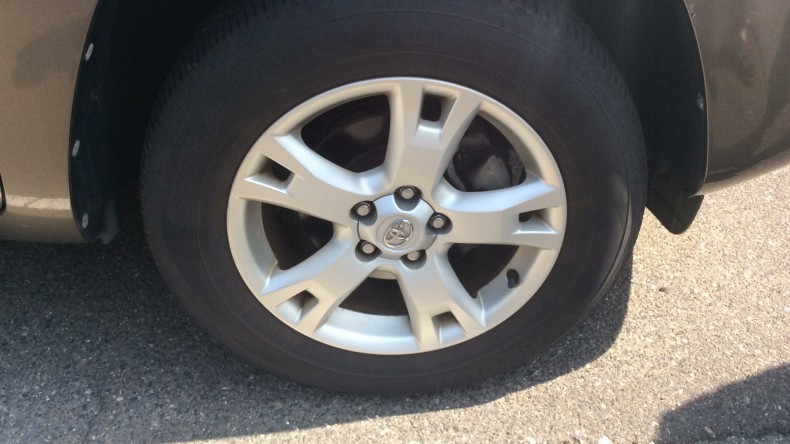 タイヤホイール前