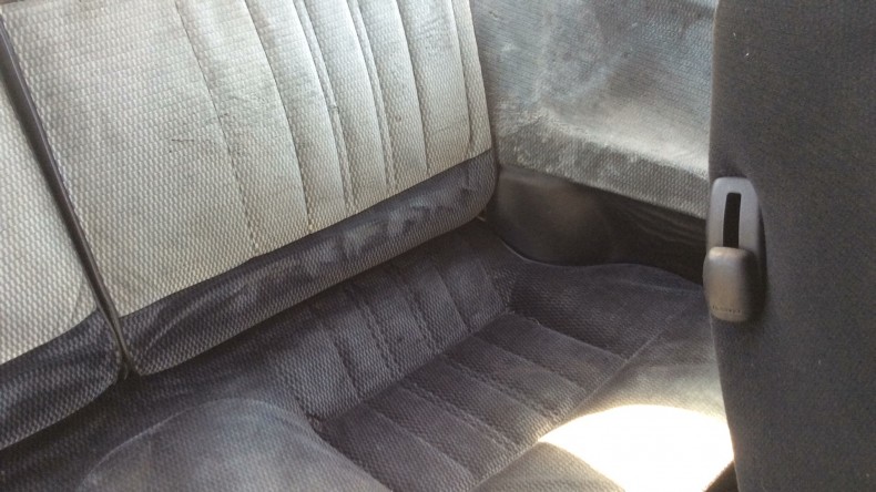 内装後方シート