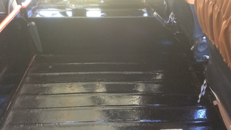 内装後方シート