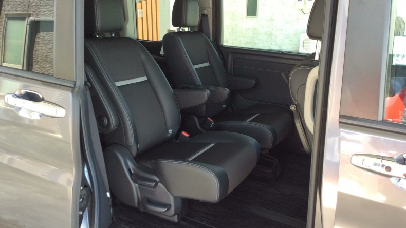 内装後方シート