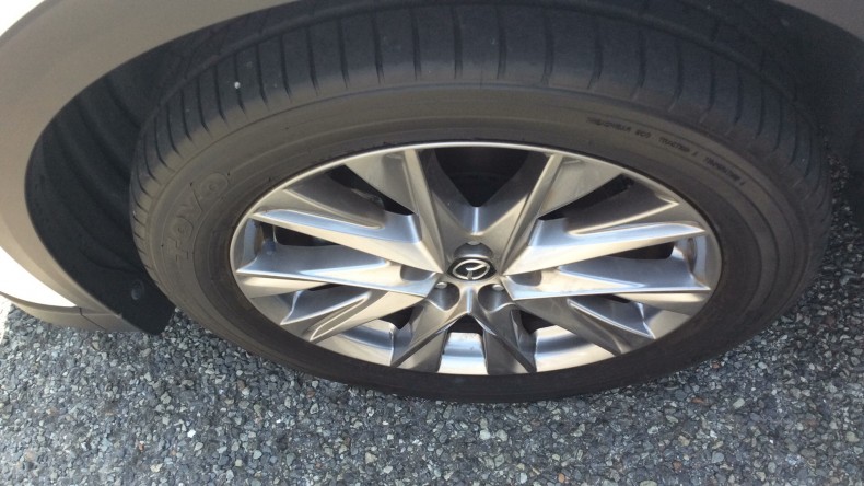 タイヤホイール前