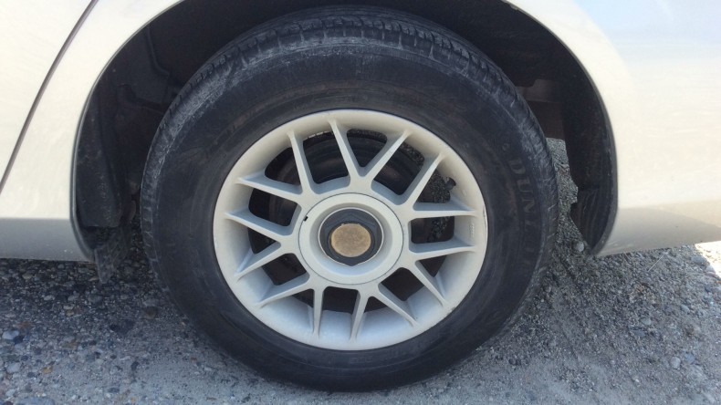 タイヤホイール前