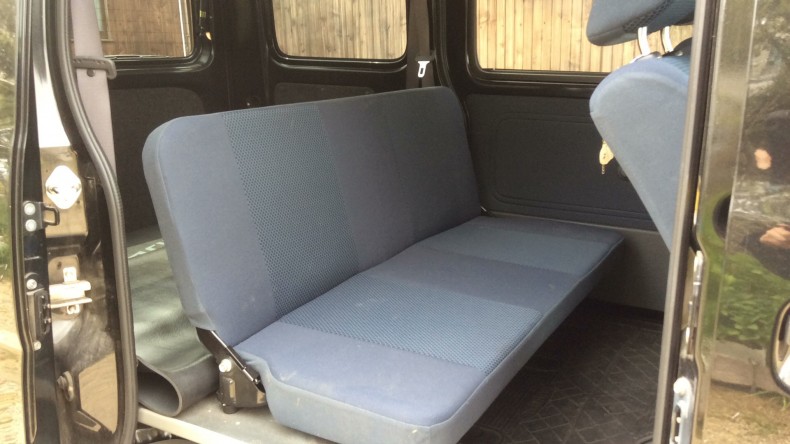 内装後方シート