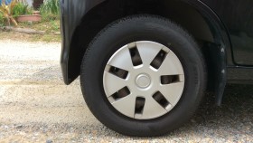 タイヤホイール前