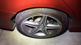 タイヤホイール前