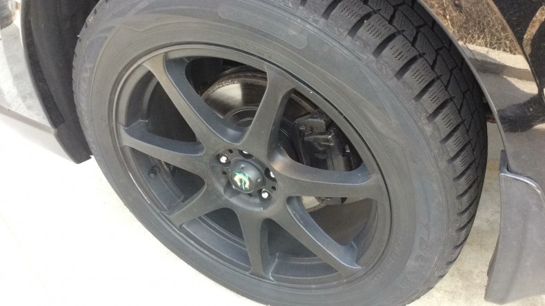 タイヤホイール前