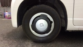 タイヤホイール前