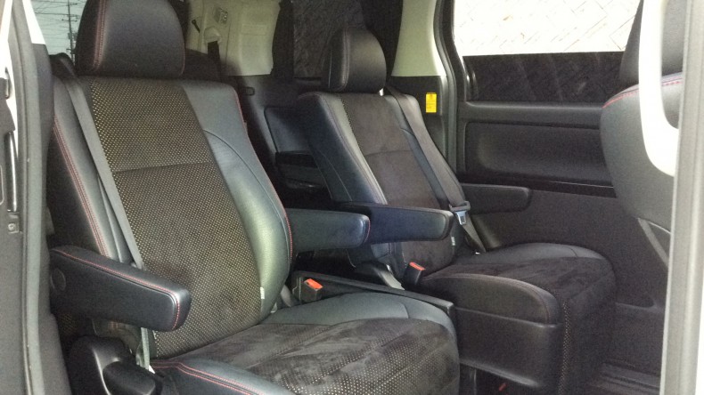 内装後方シート