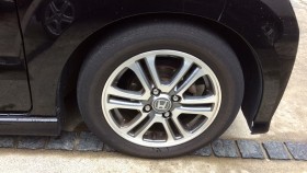 タイヤホイール前