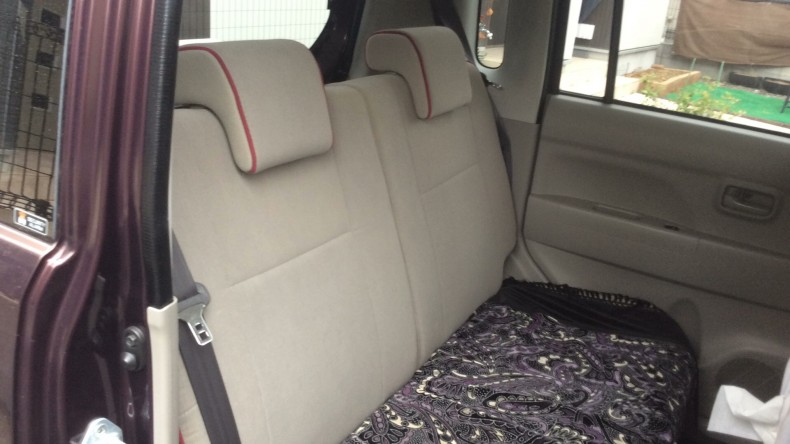 内装後方シート