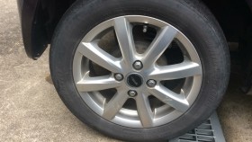 タイヤホイール前