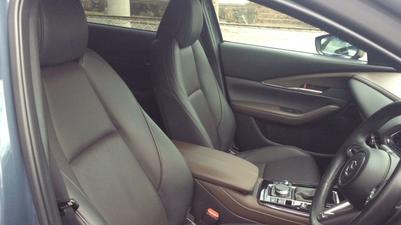 内装前方シート