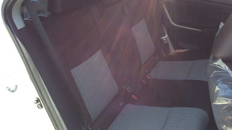 内装後方シート