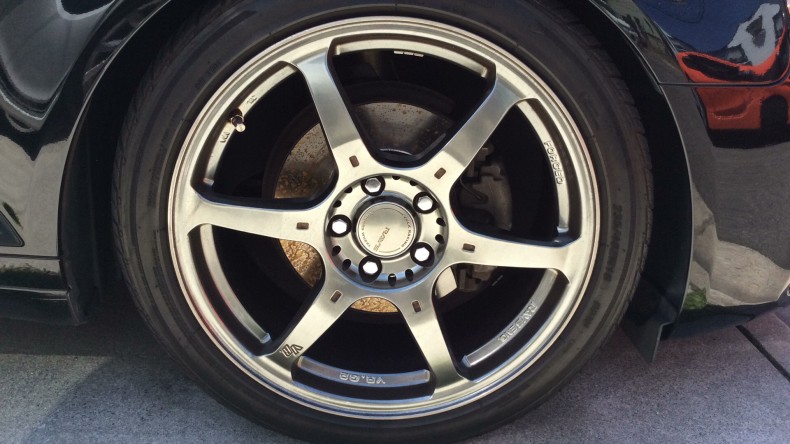 タイヤホイール前