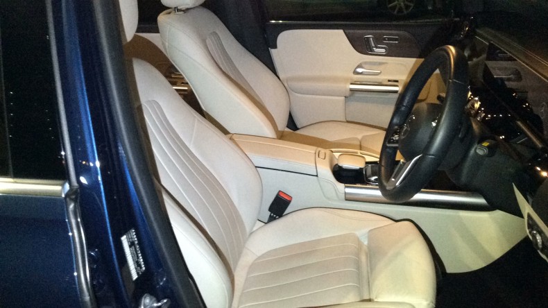 内装前方シート