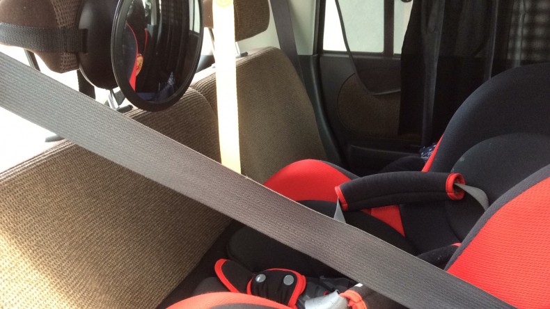 内装後方シート